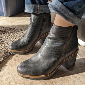 Dr Scholl's Finder Keeper Mid Shaft Boots